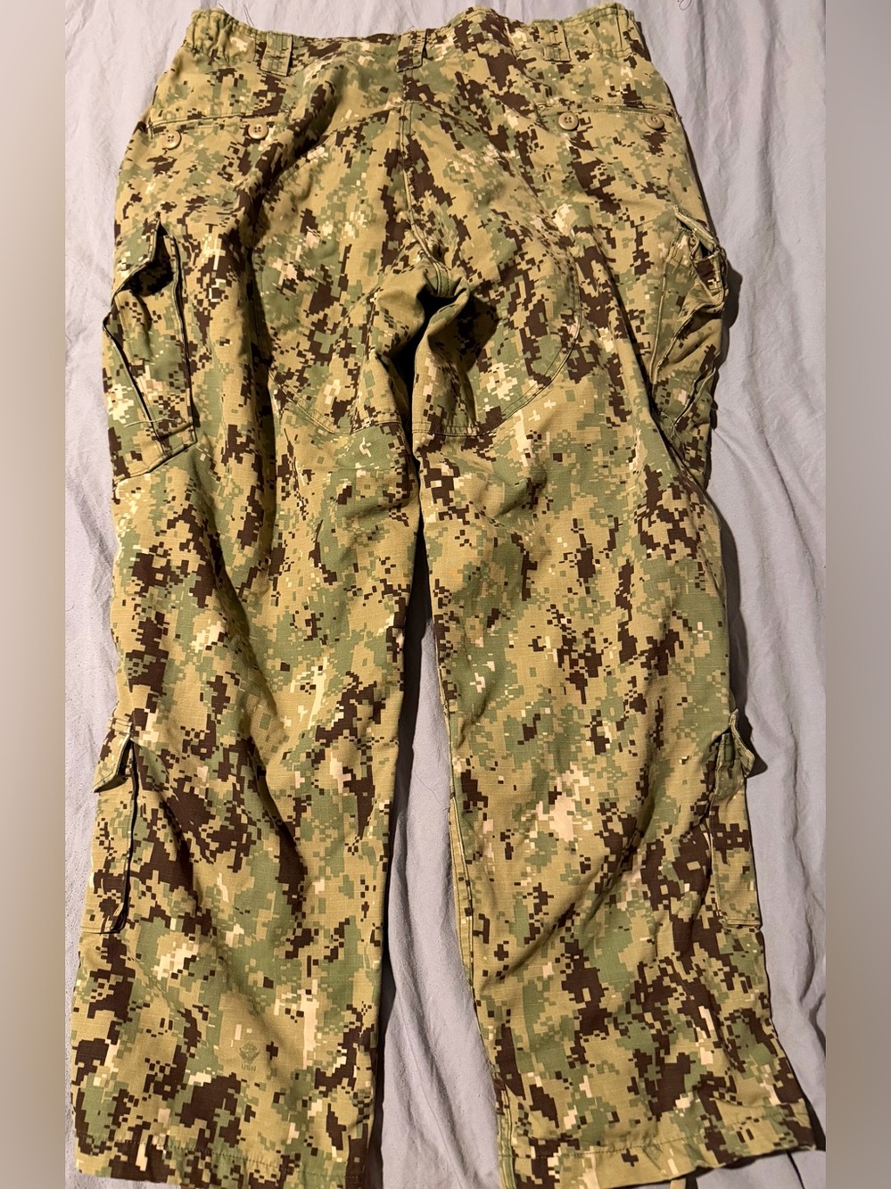 US Navy NWU Type III AOR2 Digital Camo Cargo Trousers XL Short Military Pants